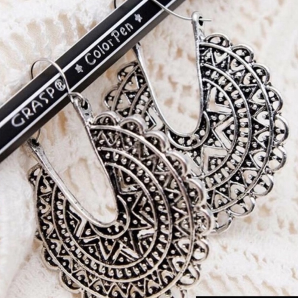 3/$30 Silver Hollow Out Statement Earrings - Picture 4 of 10